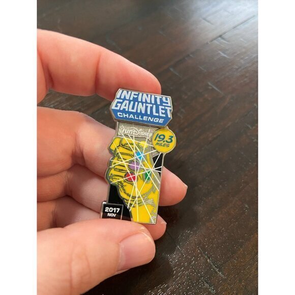 Marvel Run Disney Infinity Gauntlet Challenge 19.3 Miles 2017 Metal Trading Pin - Picture 1 of 7